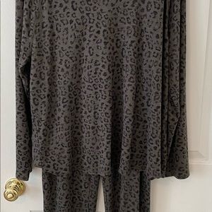 Chico’s top is a size 3 bottom is a 2 selling as a set